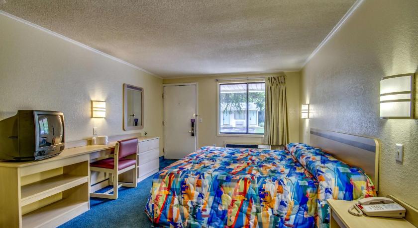 Motel 6-Saint Joseph, MO