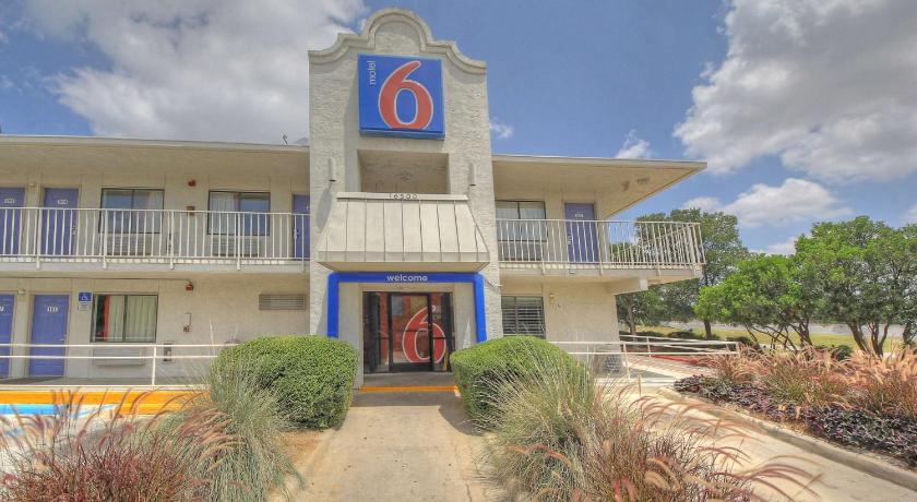 Motel 6 San Antonio, Tx Six Flags Fiesta TX - La Cantera Area