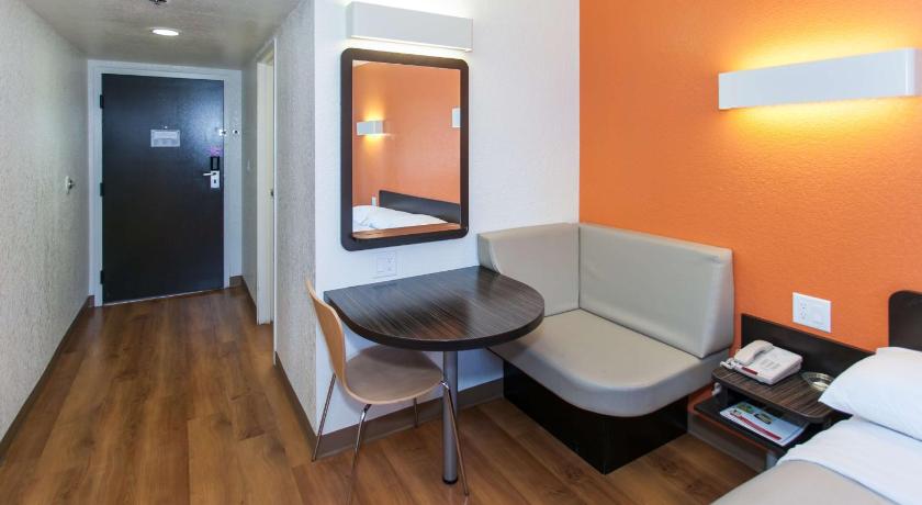 Image of 1 Queen Bed | ADA/Tub/Premium/Mini Fridge | Near Los Angeles International Airport 9