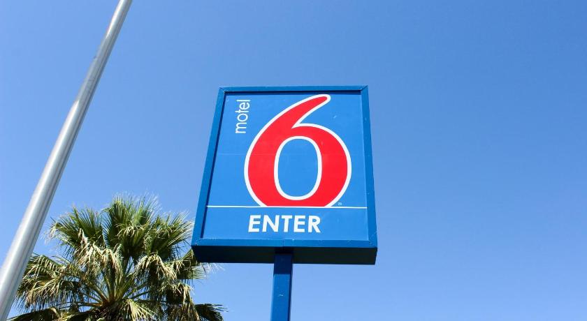 Motel 6-Coalinga, CA - East