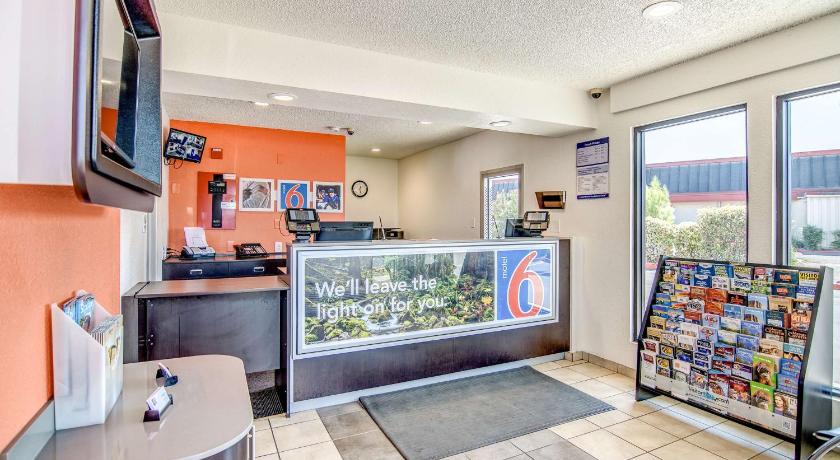 Motel 6-Stockton, CA - Charter Way West