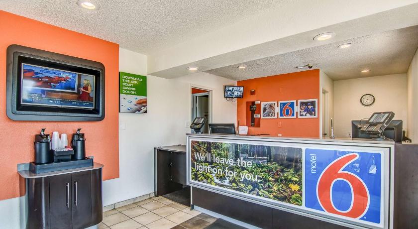 Motel 6-Stockton, CA - Charter Way West