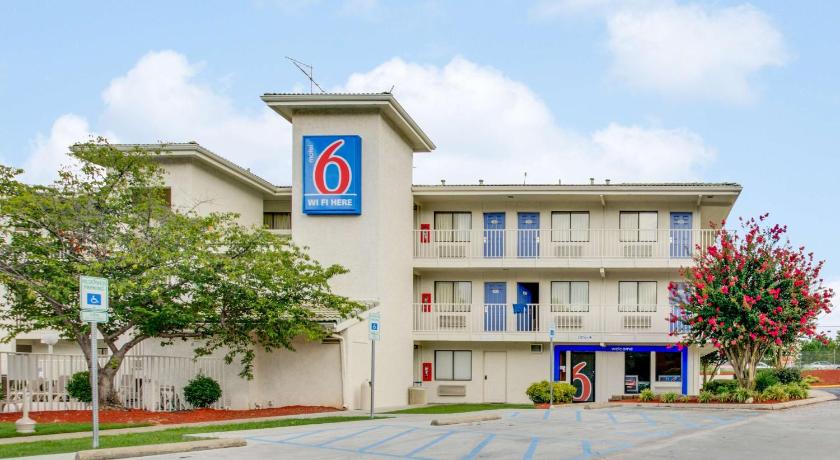 Motel 6-Columbia, SC - West