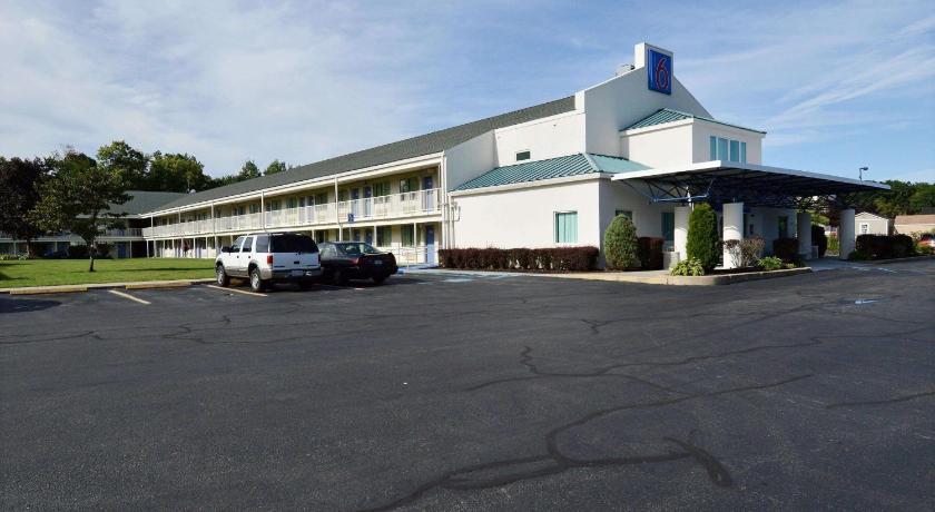 Motel 6-Tewksbury, MA - Boston