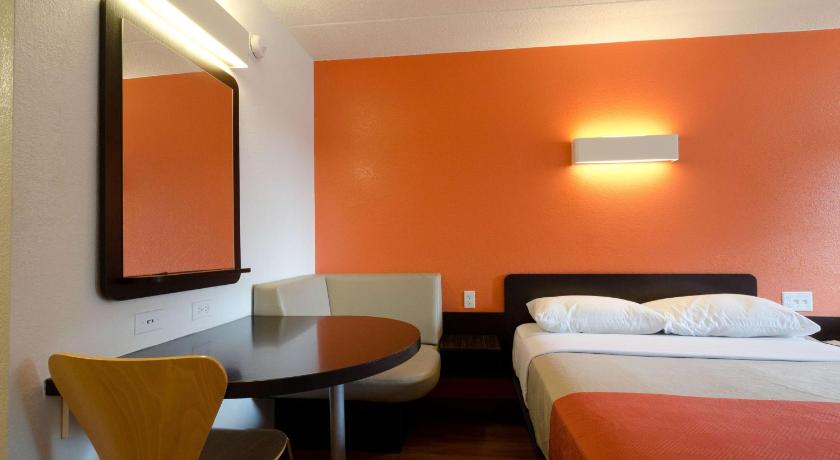 Motel 6-Gaithersburg, DC - Washington