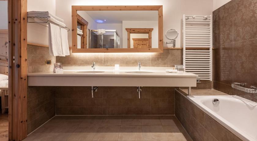 Image of Superior Suite 6