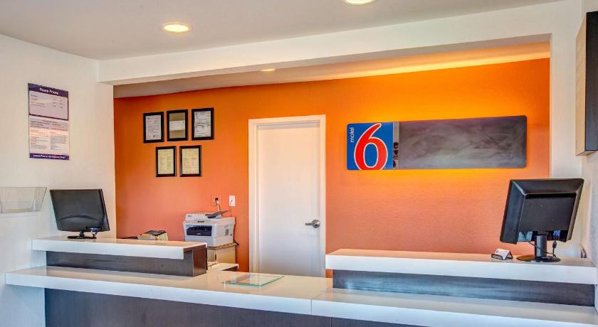 Motel 6-Murfreesboro, TN