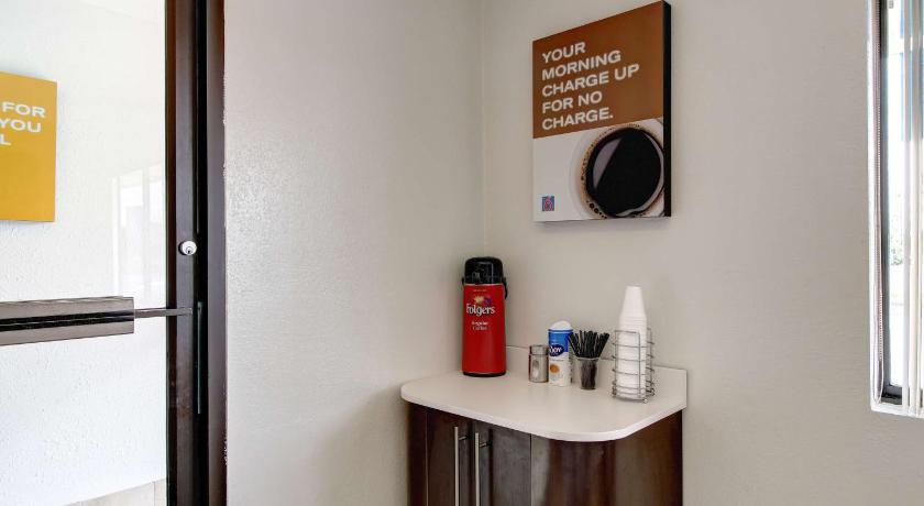 Motel 6-Amherst, OH - Cleveland West - Lorain photo