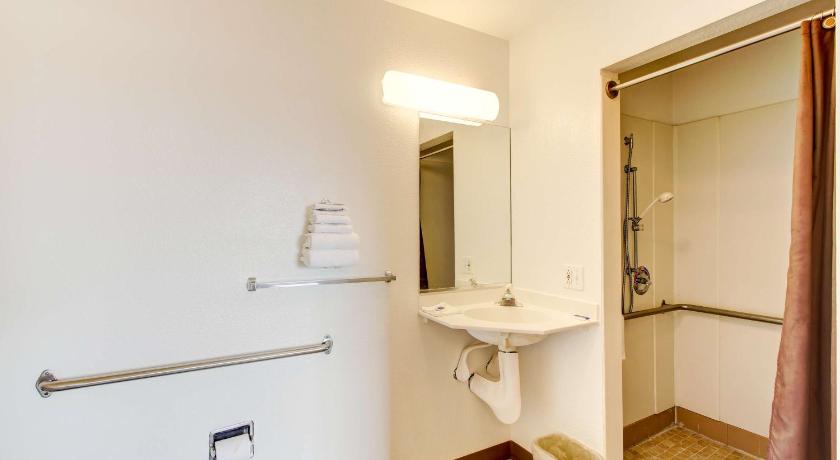 Motel 6-Amherst, OH - Cleveland West - Lorain photo