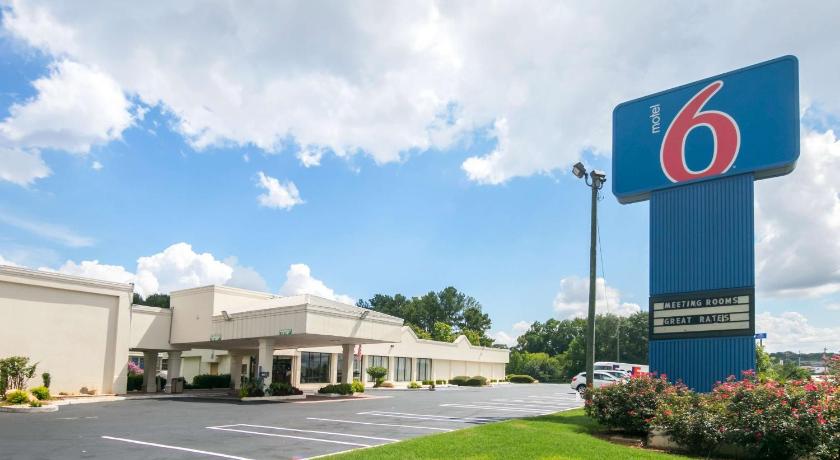 Motel 6-Conyers, GA