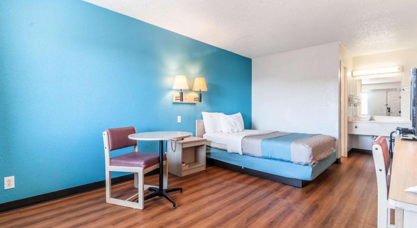 Motel 6-Farmington Hills, MI - Northwest - Farmington Hills photo