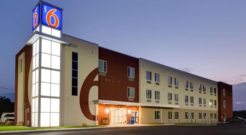 Motel 6-Poplar Bluff, MO