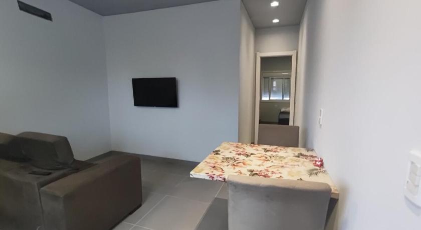 Apt 203