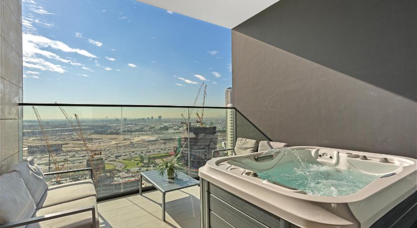SettlerHomes - Trillionaire - Private Jacuzzi - image 12