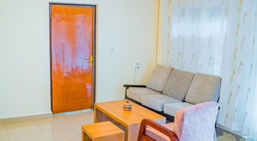 Stay and Dine, 2Bedroom Home at Mama Pizzalo