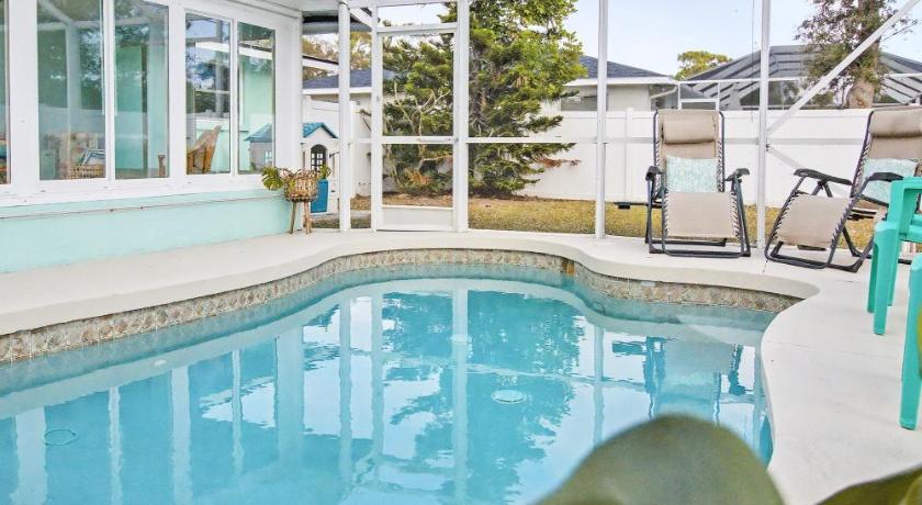 베니스 (FL) 2BR Villa w Heated Pool Sleeps 6 Near Venice Beach 4성급 숙소 객실
