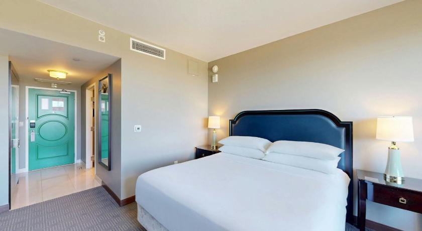 Afbeelding van Kamer met Kingsize Bed op Bovenverdieping - Geschikt voor Slechthorenden (King Room - Hearing Accessible/High Floor) 5