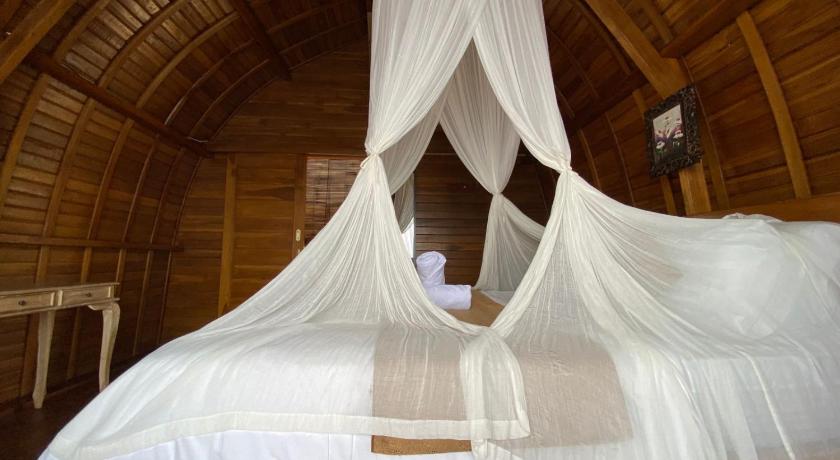 Suwehan Beach Cliff House - image 34