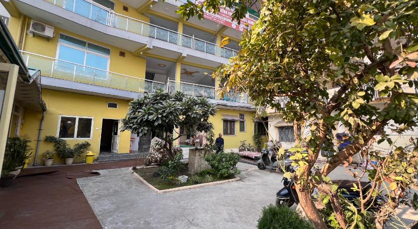 Vedic Hatha Vinyasa Yoga Ashram - image 6
