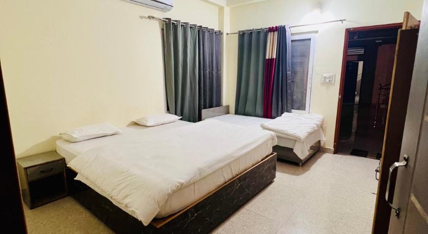 Vedic Hatha Vinyasa Yoga Ashram - image 2
