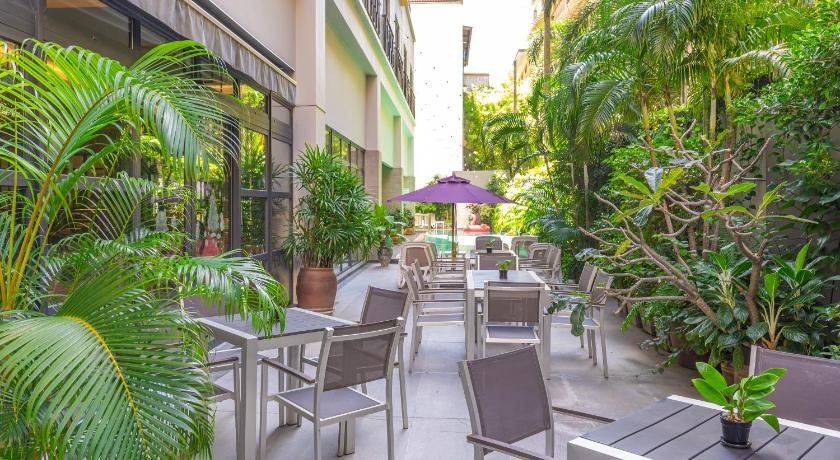 プーケット Woovo Phuket Patong 4つ星 ホテル レストラン