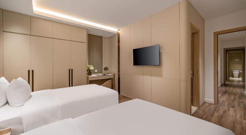 Image of Two-Bedroom Apartment with River View 9