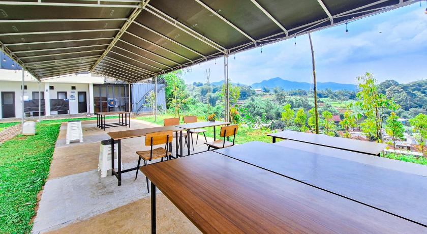 RedDoorz @ Rosa Glamping And Pool Ciparay - image 7