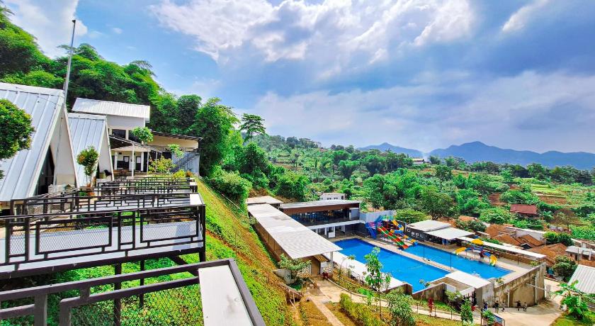 RedDoorz @ Rosa Glamping And Pool Ciparay - image 3