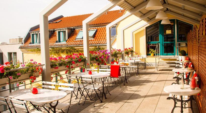 Mikon Eastgate Hotel photo