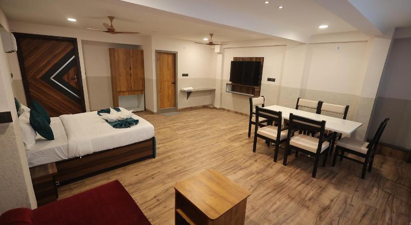Hotel Glow - image 41