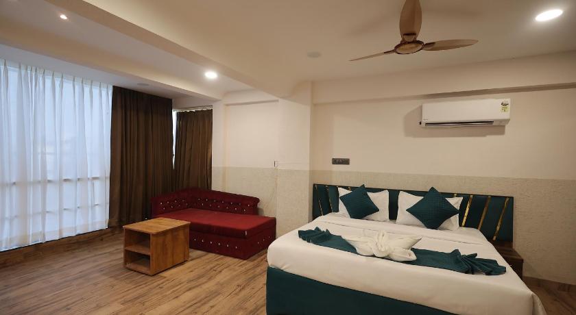 Hotel Glow - image 40