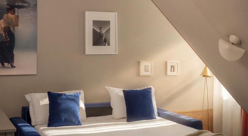 Image of Family Room 12