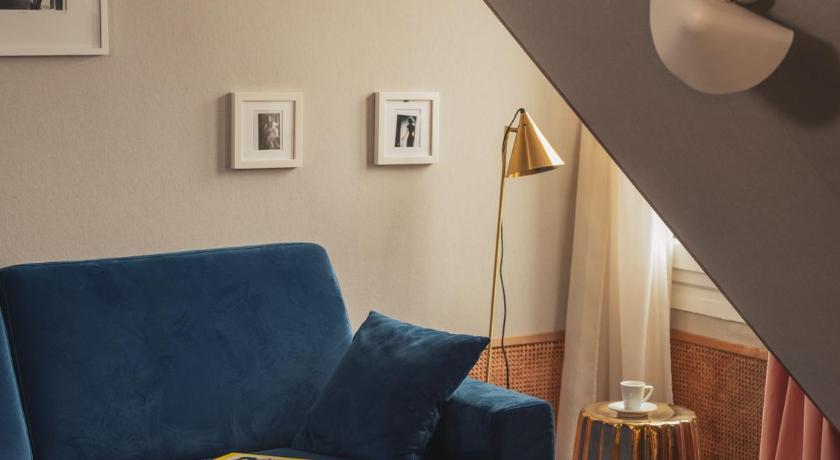 Image of Family Room 11