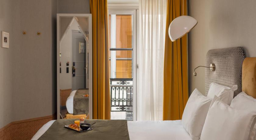 Image of Superior Double Room with Bath 4