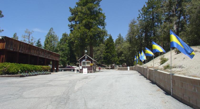 Idyllwild Camping Resort Wheelchair Accessible Cottage photo