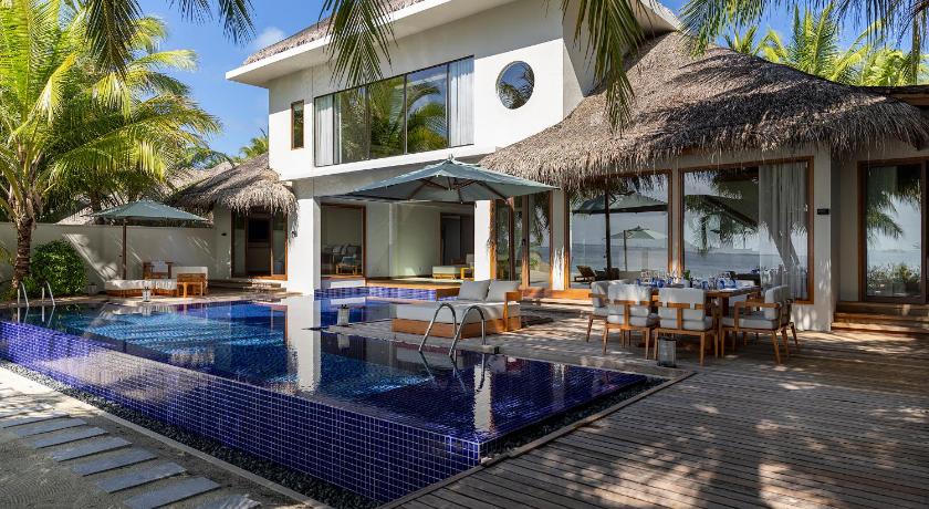 Image of 3-Bedroom Beachfront Pavilion with Pool 6