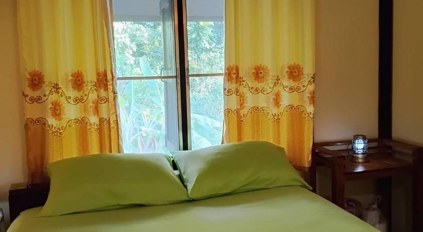 Image of Bungalow with Garden View 4