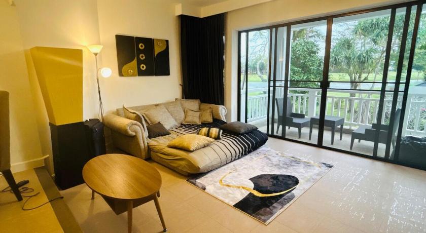 Фото: Стандартный апартамент с 1 спальней (1-Bedroom Standard Apartment) 12