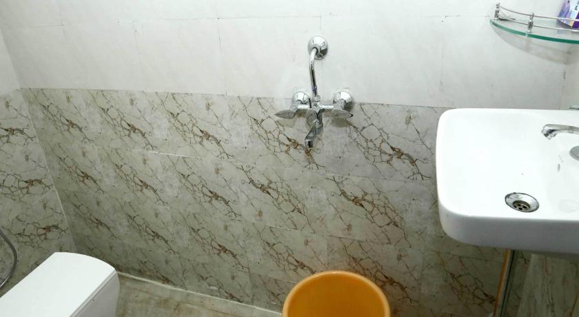 Thenali Spot On V GUST IN 2-Star Hotel suite