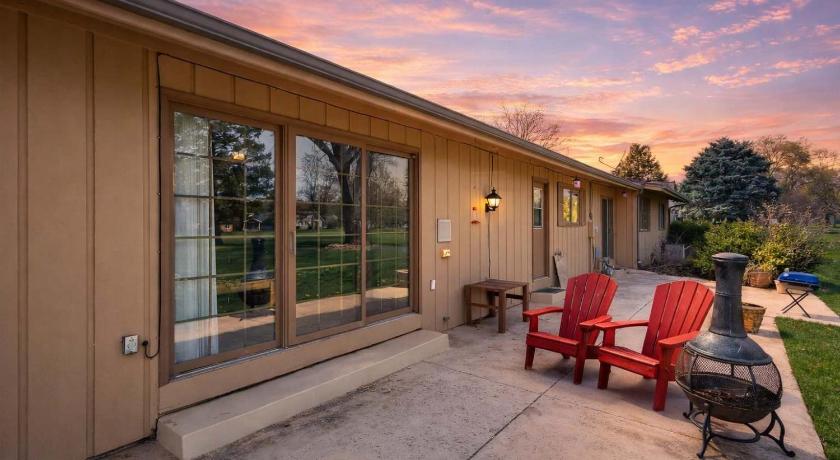 Greencastle (IN) Near Shopping & Dining- The South Bend Bungalow 4-Star Accommodation exterior