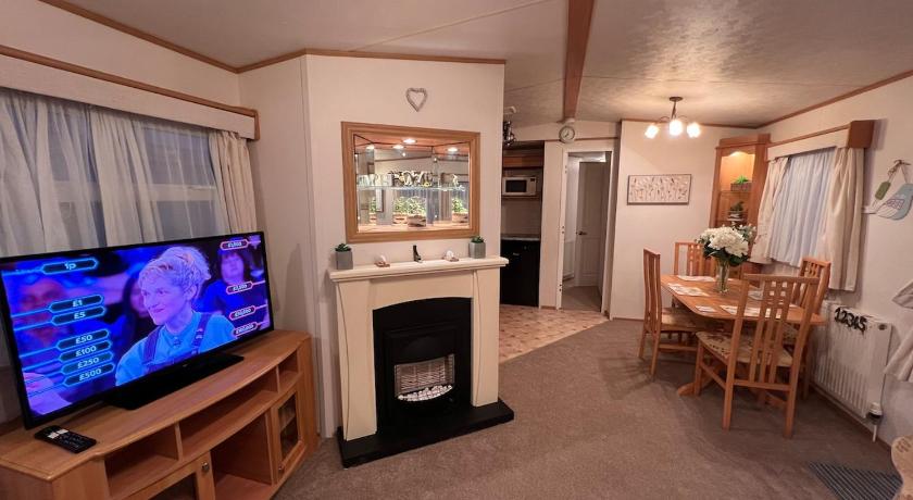A & C Coastal Hideaway with outside Decking