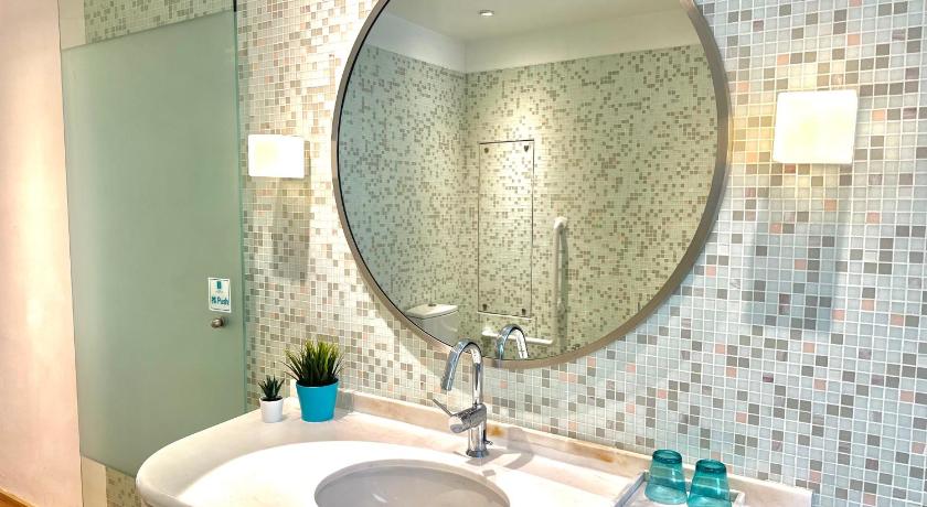 Image of Superior Harbor View Suite 8