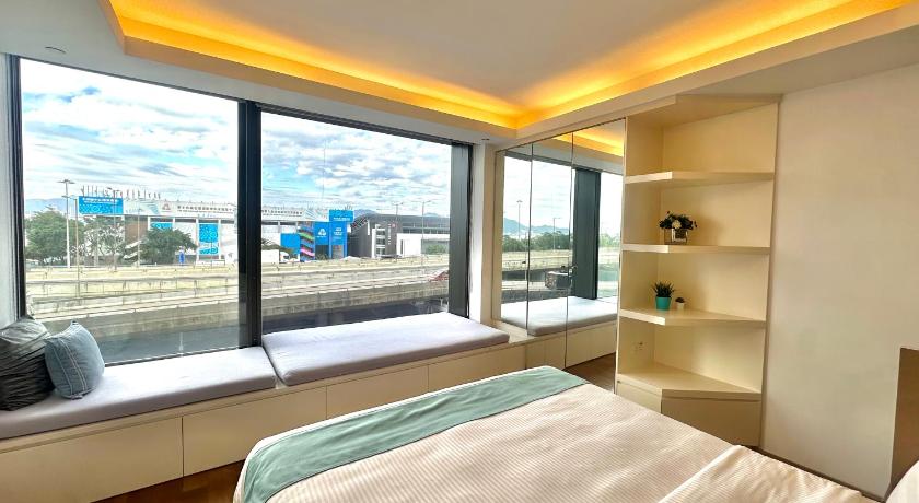 Image of Superior Harbor View Suite 1