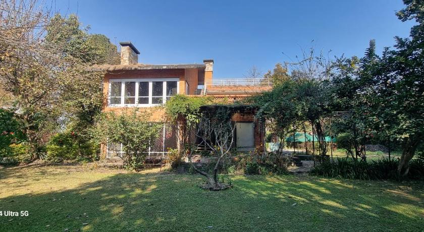 Bungalow near Hotel vivanta — Kathmandu (2)