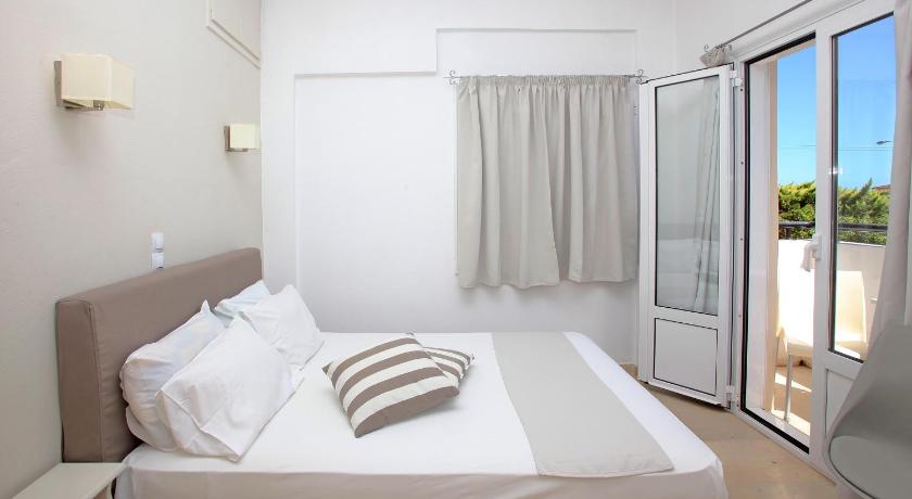 Image of Superior One-Bedroom Triple Apartment 6