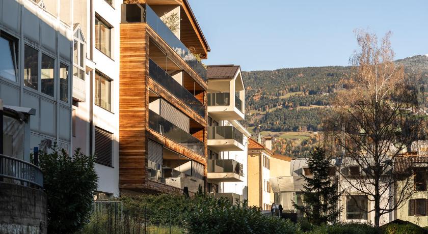 Gerharts Premium City Living - center of Brixen with free parking and Guestcard