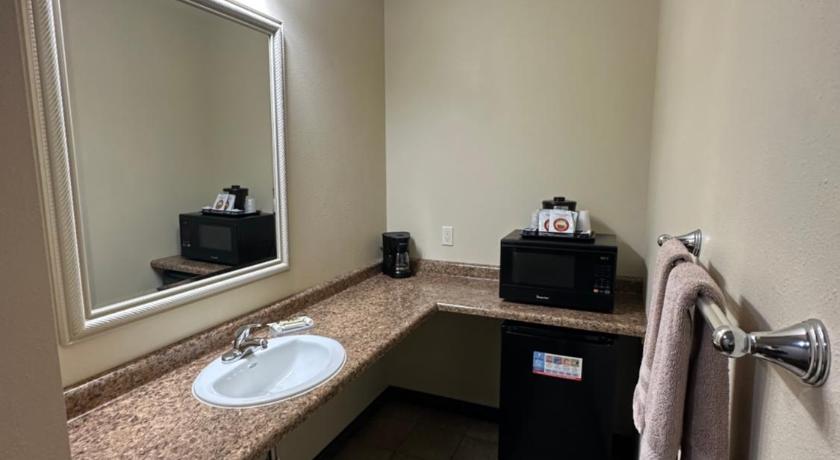 러시포드 The Rushford Inn 4성급 숙소 레스토랑