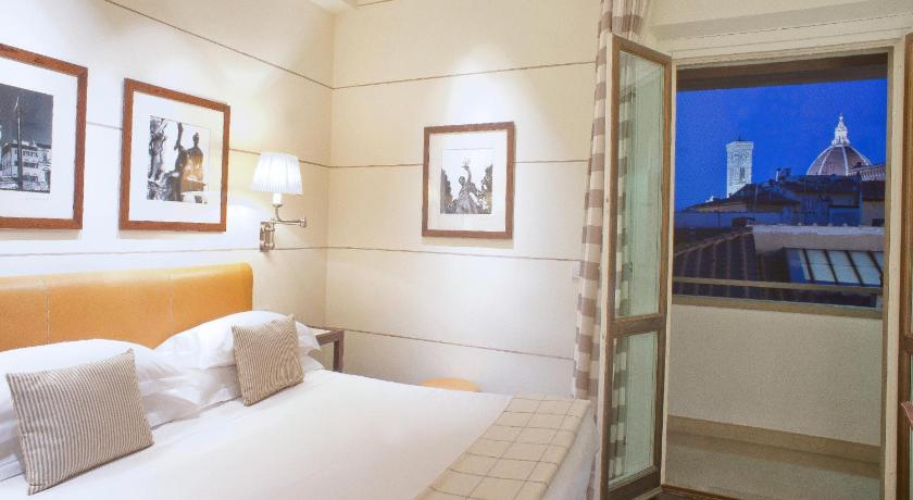 Image of Classic Double Room with City View 4