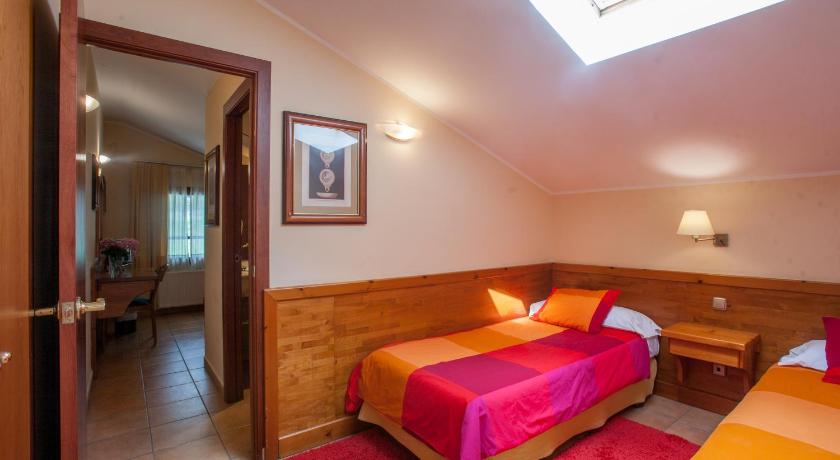 Image of Family Room (2 Adults + 2 Children) 8