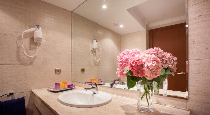 Image of Twin Room 5